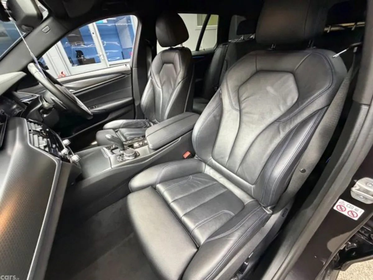 BMW 5-Series Estate, Petrol Hybrid, 2022, Grey