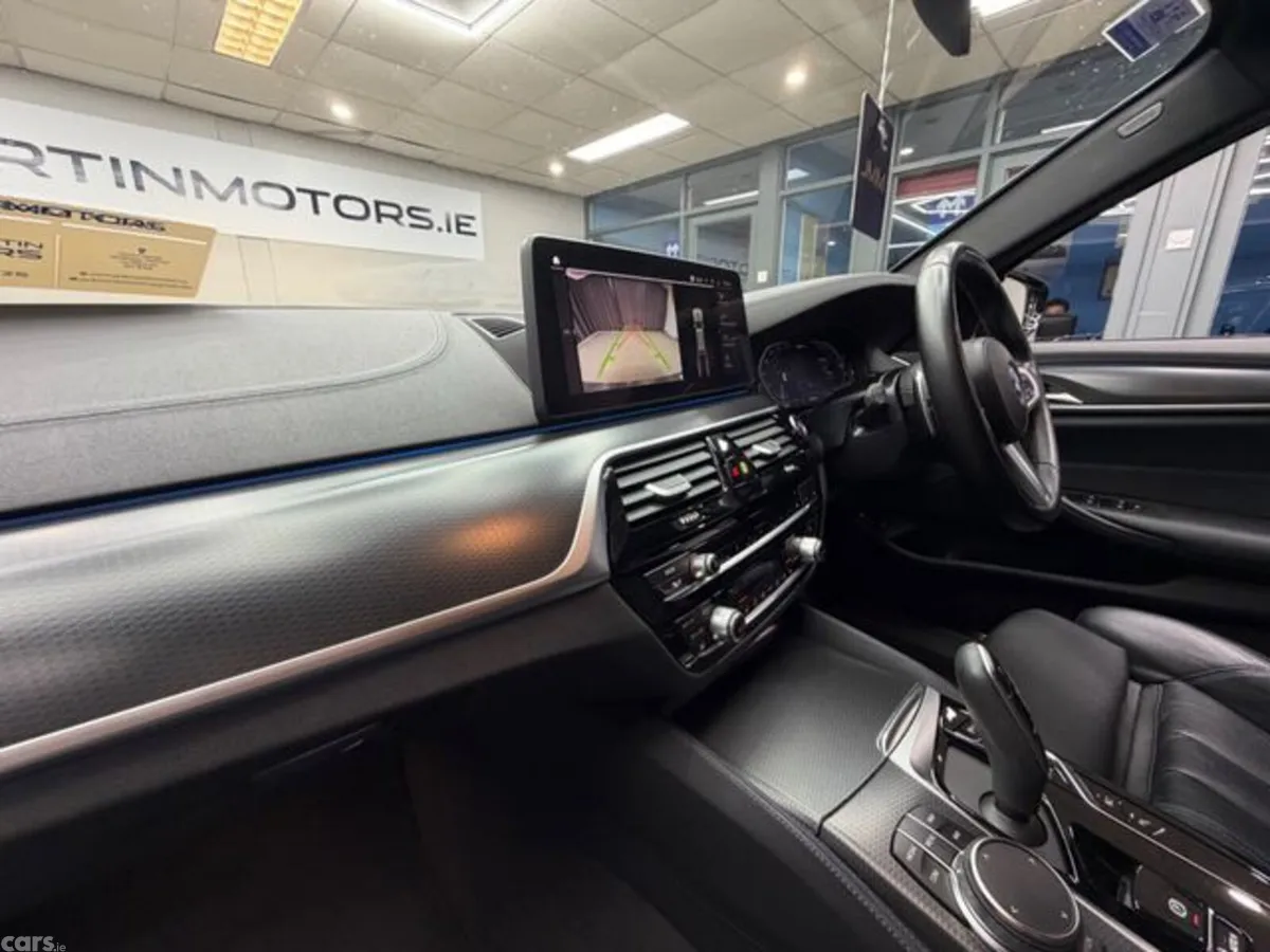 BMW 5-Series Estate, Petrol Hybrid, 2022, Grey