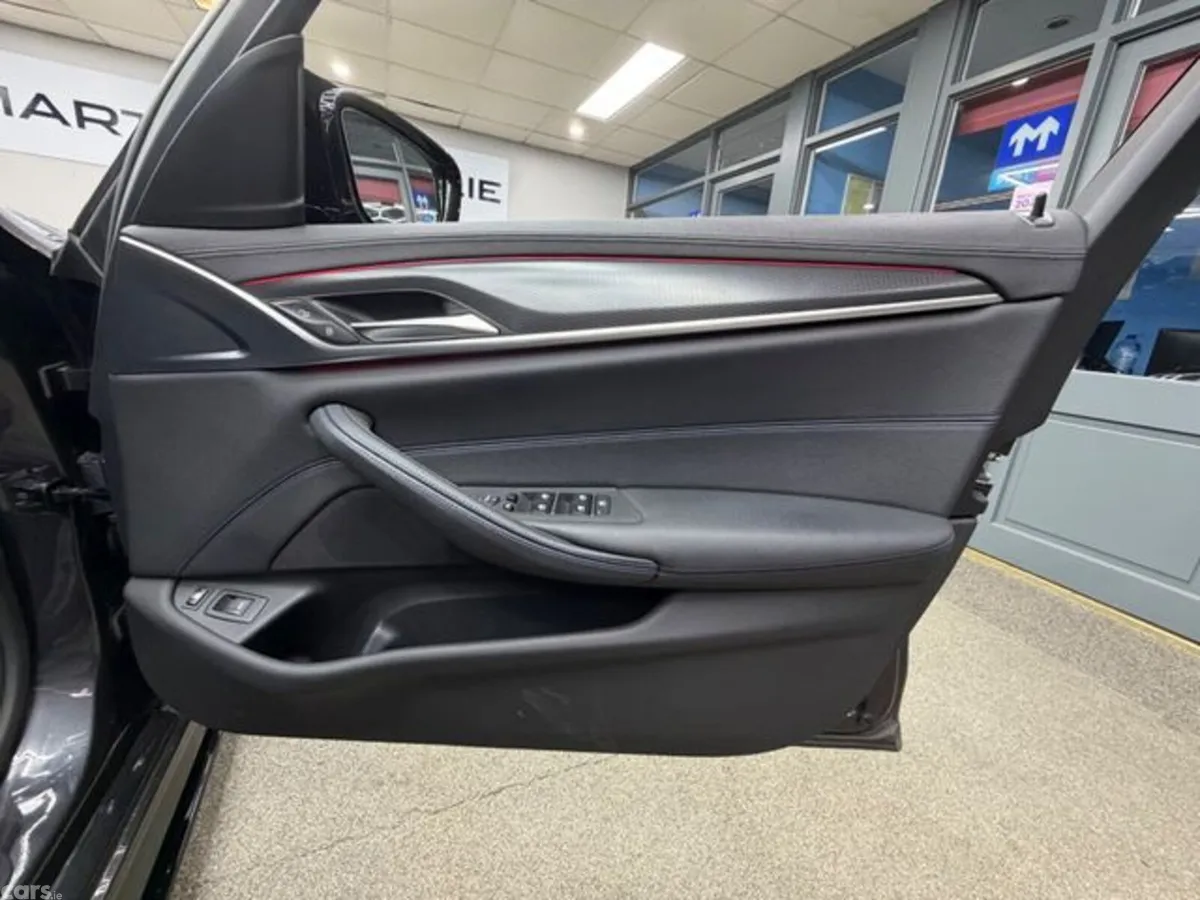BMW 5-Series Estate, Petrol Hybrid, 2022, Grey