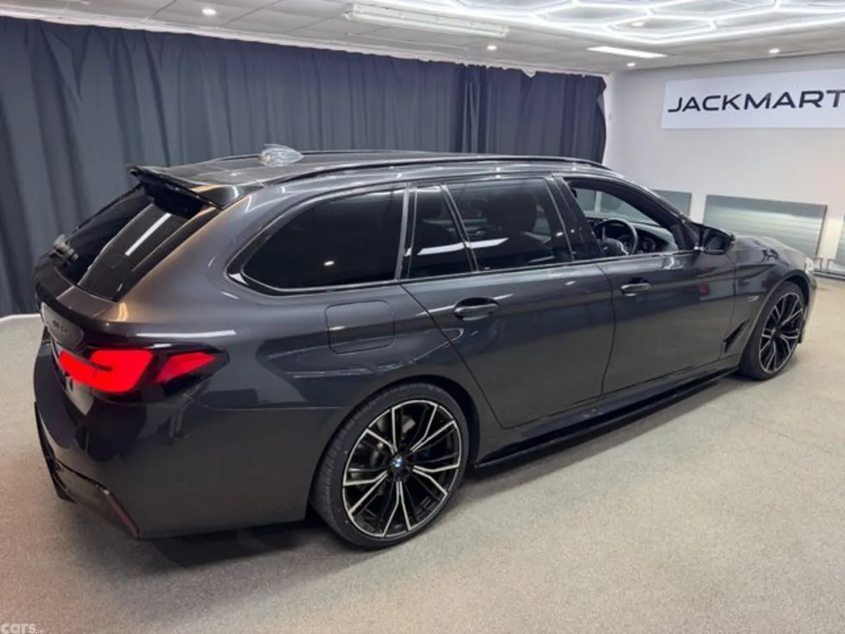 BMW 5-Series Estate, Petrol Hybrid, 2022, Grey