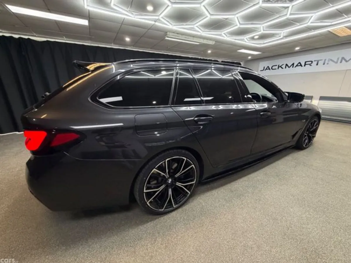 BMW 5-Series Estate, Petrol Hybrid, 2022, Grey
