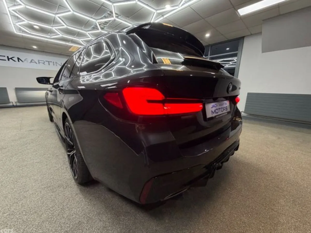 BMW 5-Series Estate, Petrol Hybrid, 2022, Grey