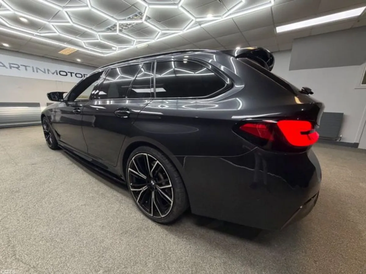 BMW 5-Series Estate, Petrol Hybrid, 2022, Grey
