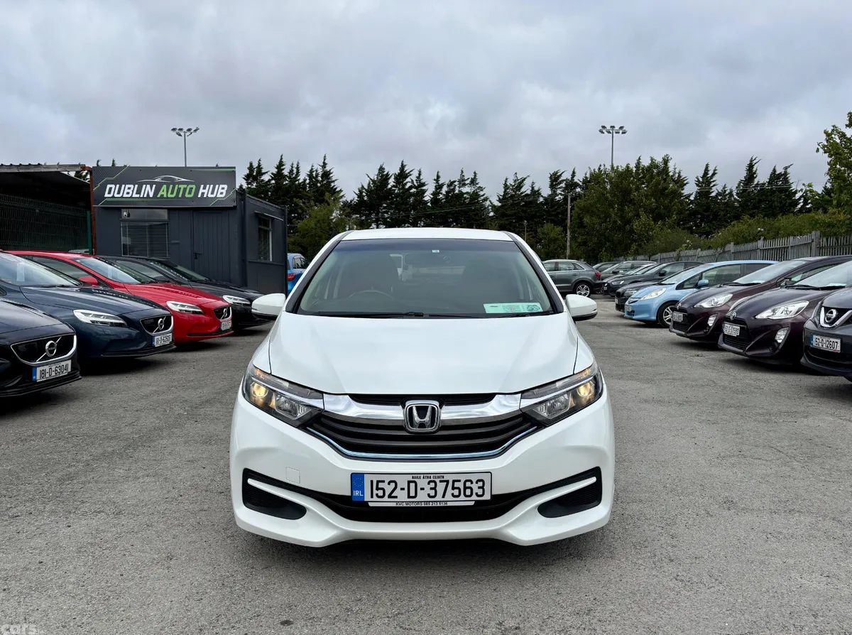Honda Shuttle MPV, Petrol Hybrid, 2015, White