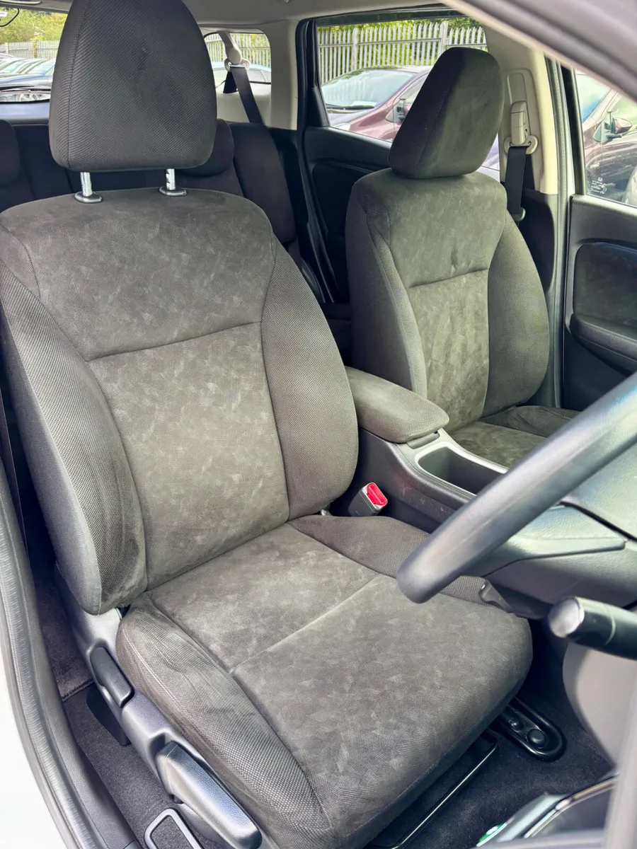 Honda Shuttle MPV, Petrol Hybrid, 2015, White