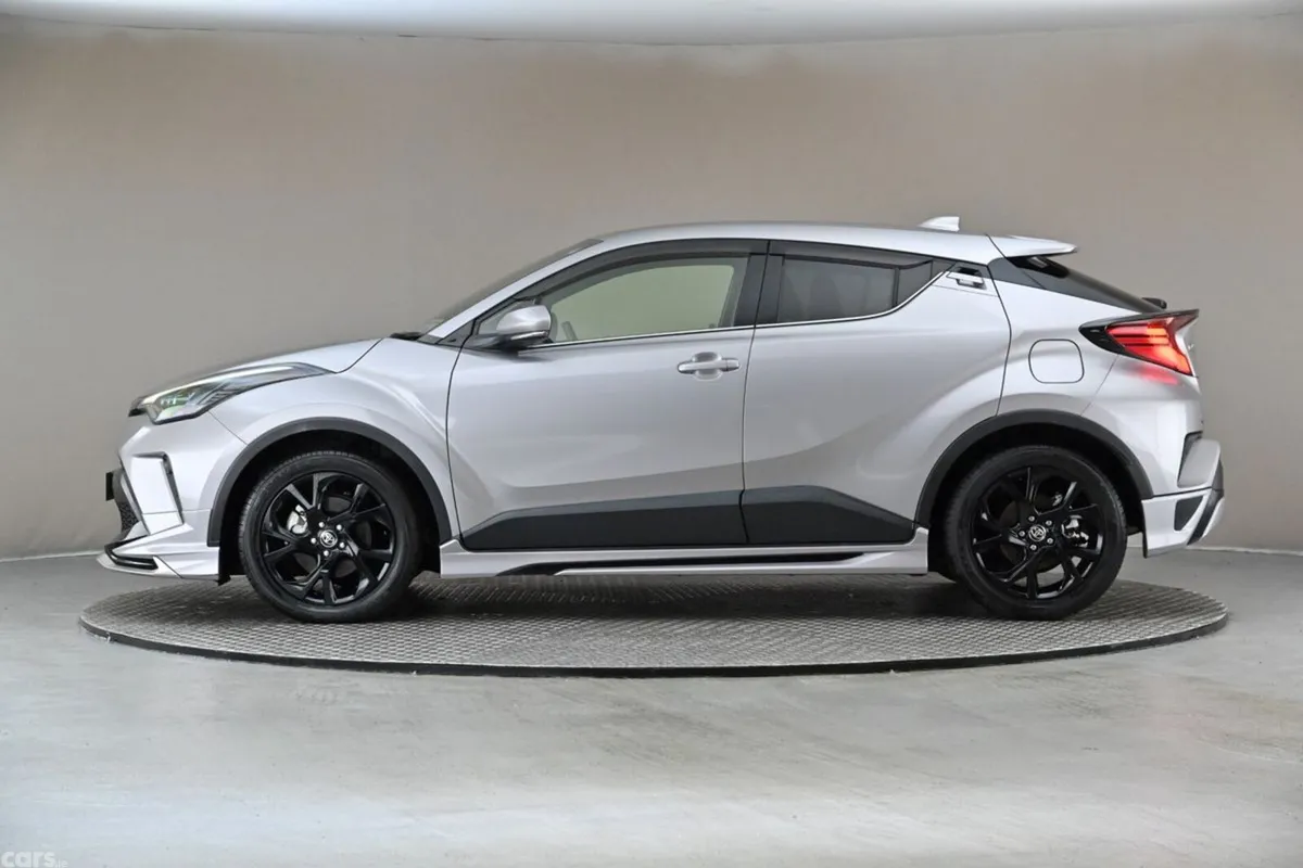 Toyota C-HR SUV, Petrol Hybrid, 2021, Grey