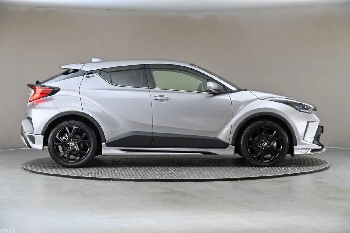 Toyota C-HR SUV, Petrol Hybrid, 2021, Grey