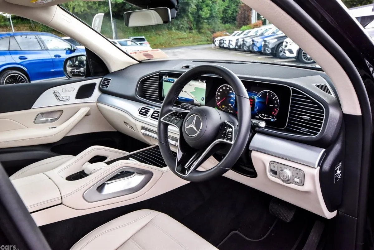 Mercedes-Benz GLE SUV, Diesel Plug-in Hybrid, 2026, Black