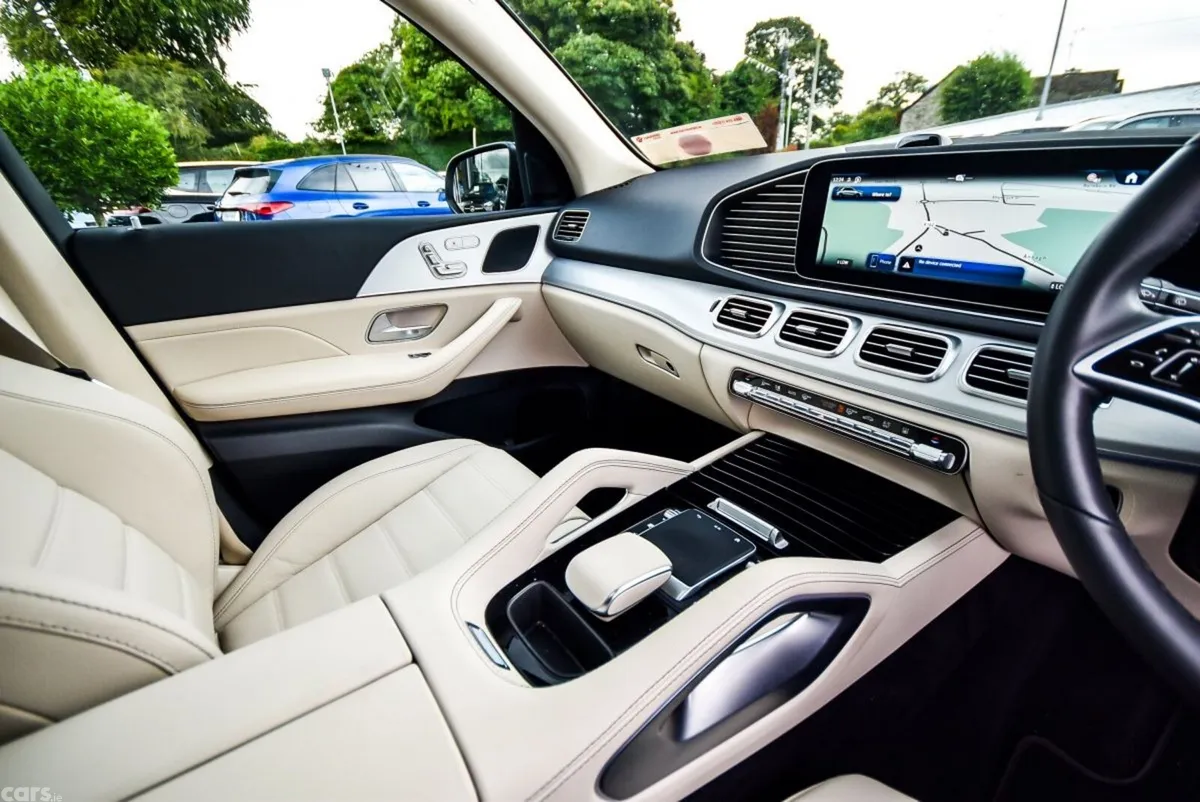 Mercedes-Benz GLE SUV, Diesel Plug-in Hybrid, 2026, Black