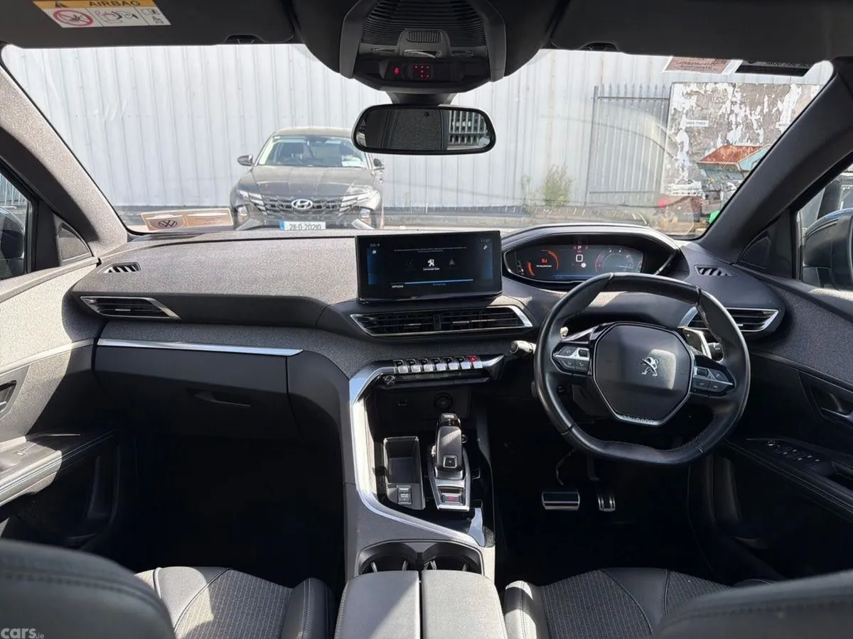 Peugeot 5008 MPV, Diesel, 2023, Blue