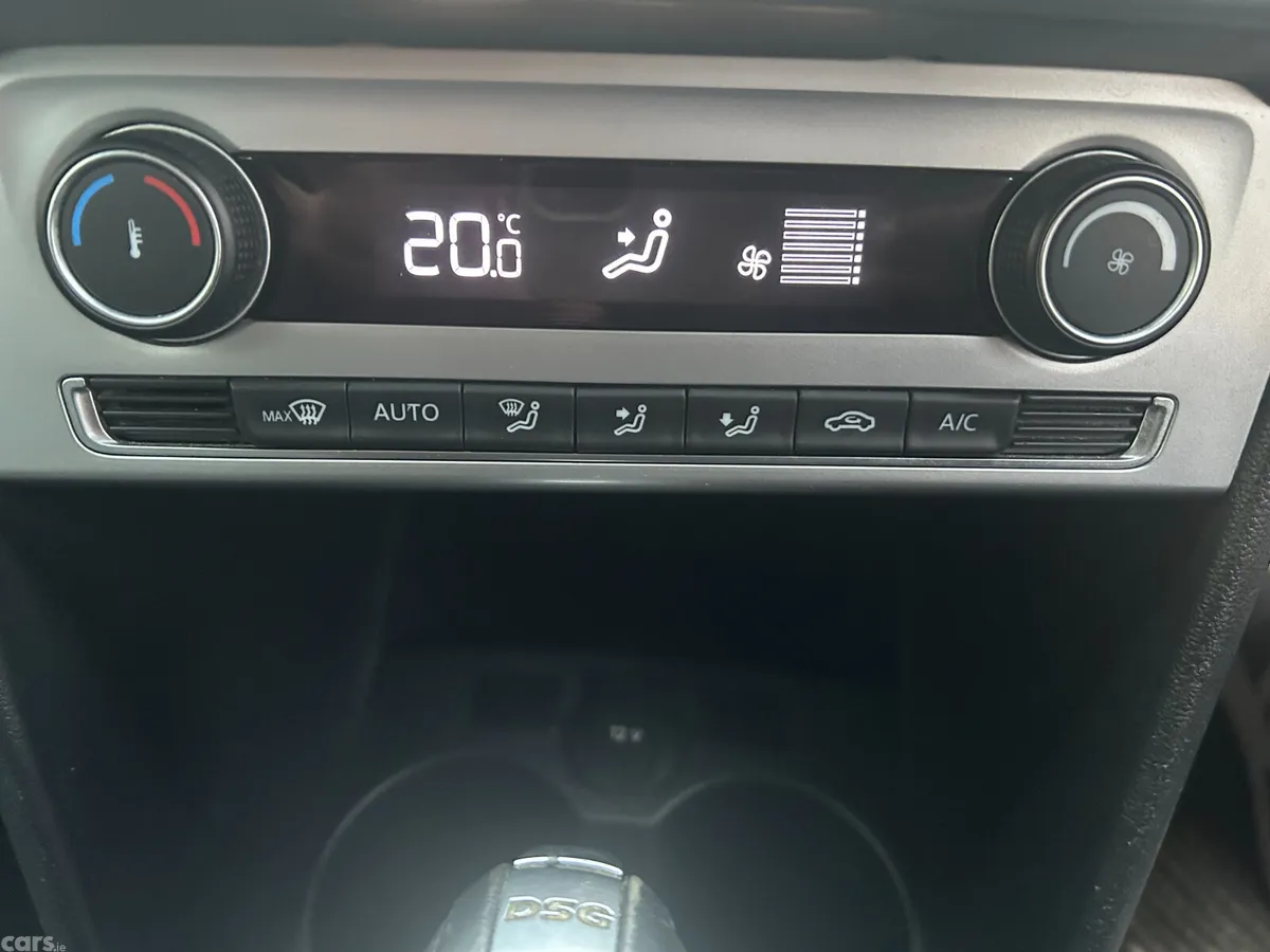 Volkswagen Polo Hatchback, Petrol, 2015, Orange