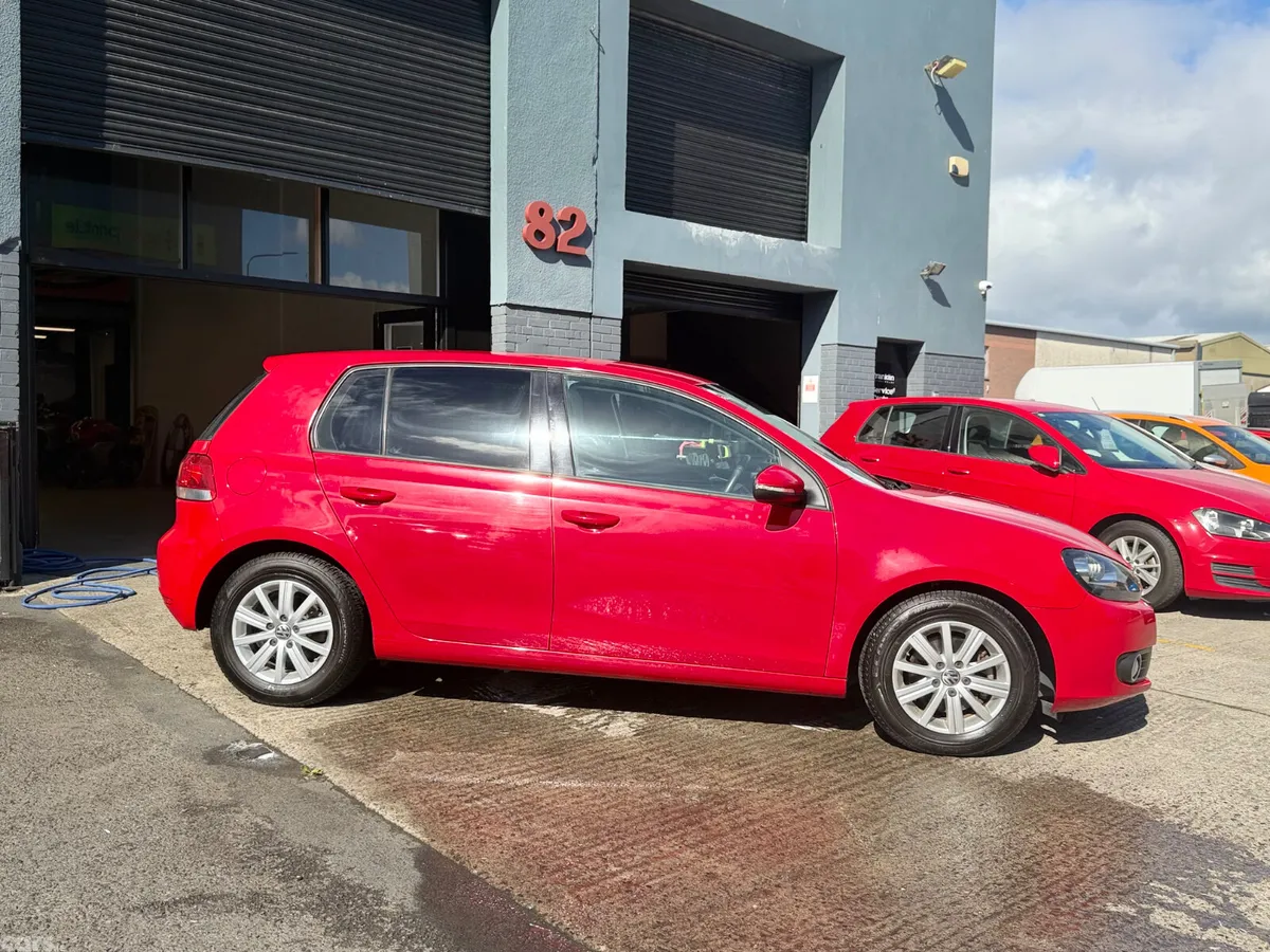 Volkswagen Golf Hatchback, Petrol, 2011, Red