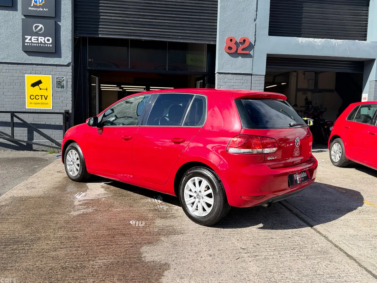 Volkswagen Golf Hatchback, Petrol, 2011, Red
