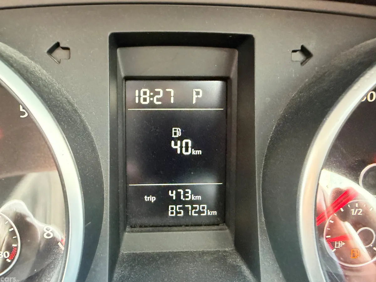 Volkswagen Golf Hatchback, Petrol, 2011, Red