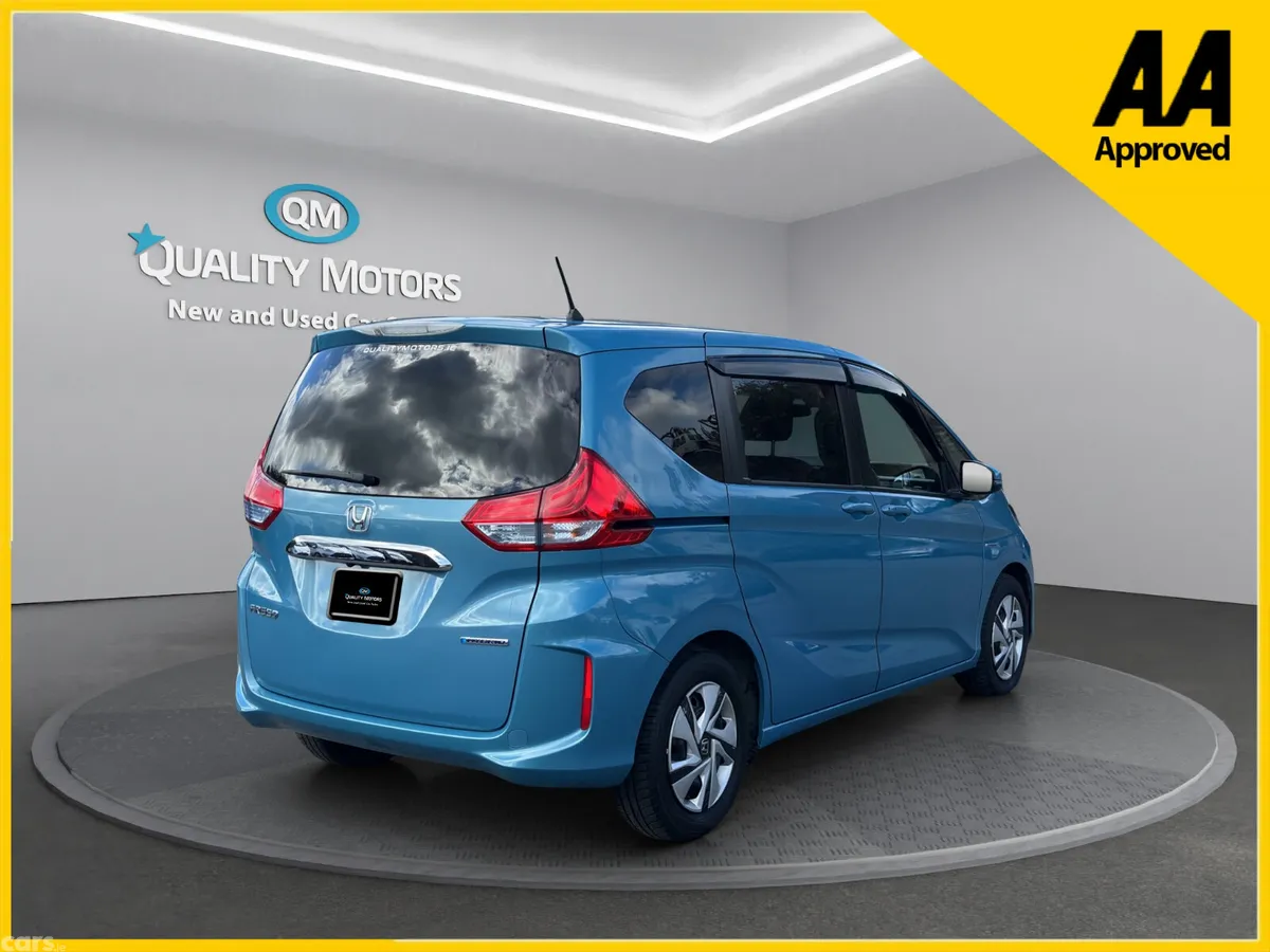 Honda Freed MPV, Petrol Hybrid, 2017, Blue