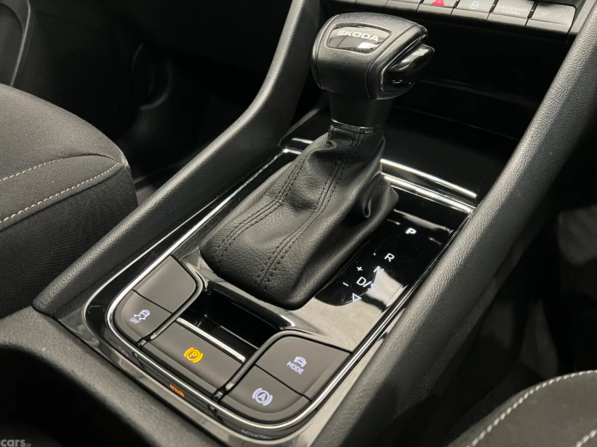 Skoda Karoq SUV, Diesel, 2024, Grey