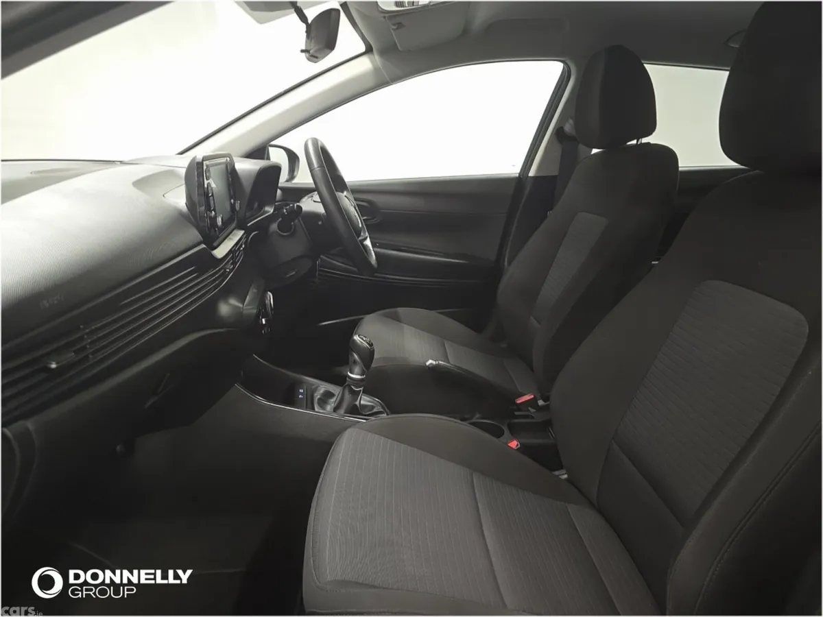 Hyundai i20 Hatchback, Petrol, 2023, Grey