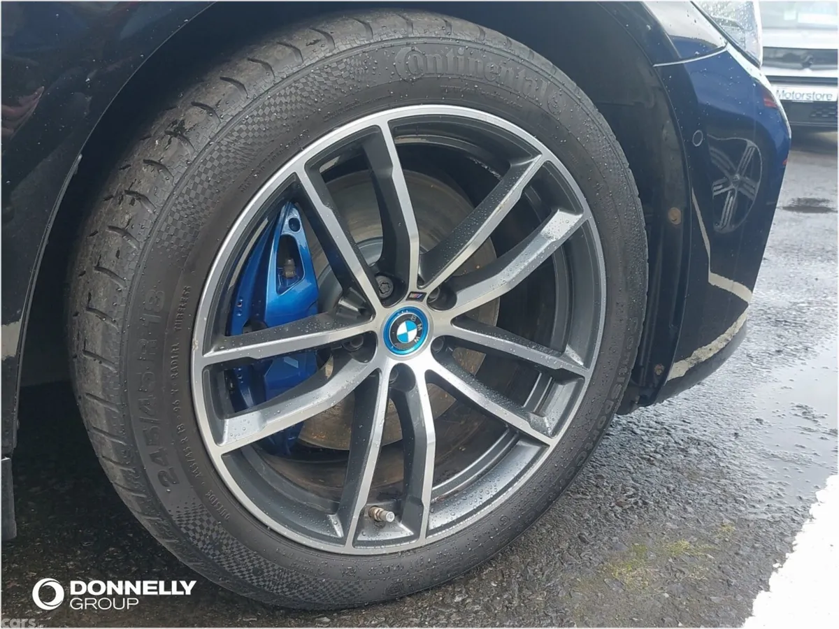 BMW 5-Series Estate, Petrol Hybrid, 2022, Black