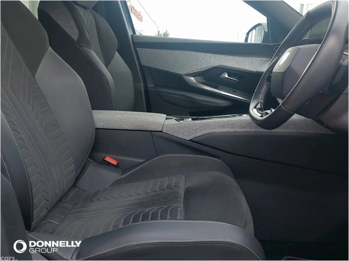 Peugeot 5008 SUV, Electric, 2024, Blue