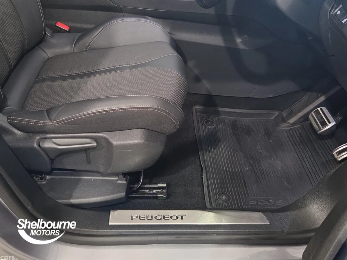 Peugeot 5008 Estate, Diesel, 2023, Grey