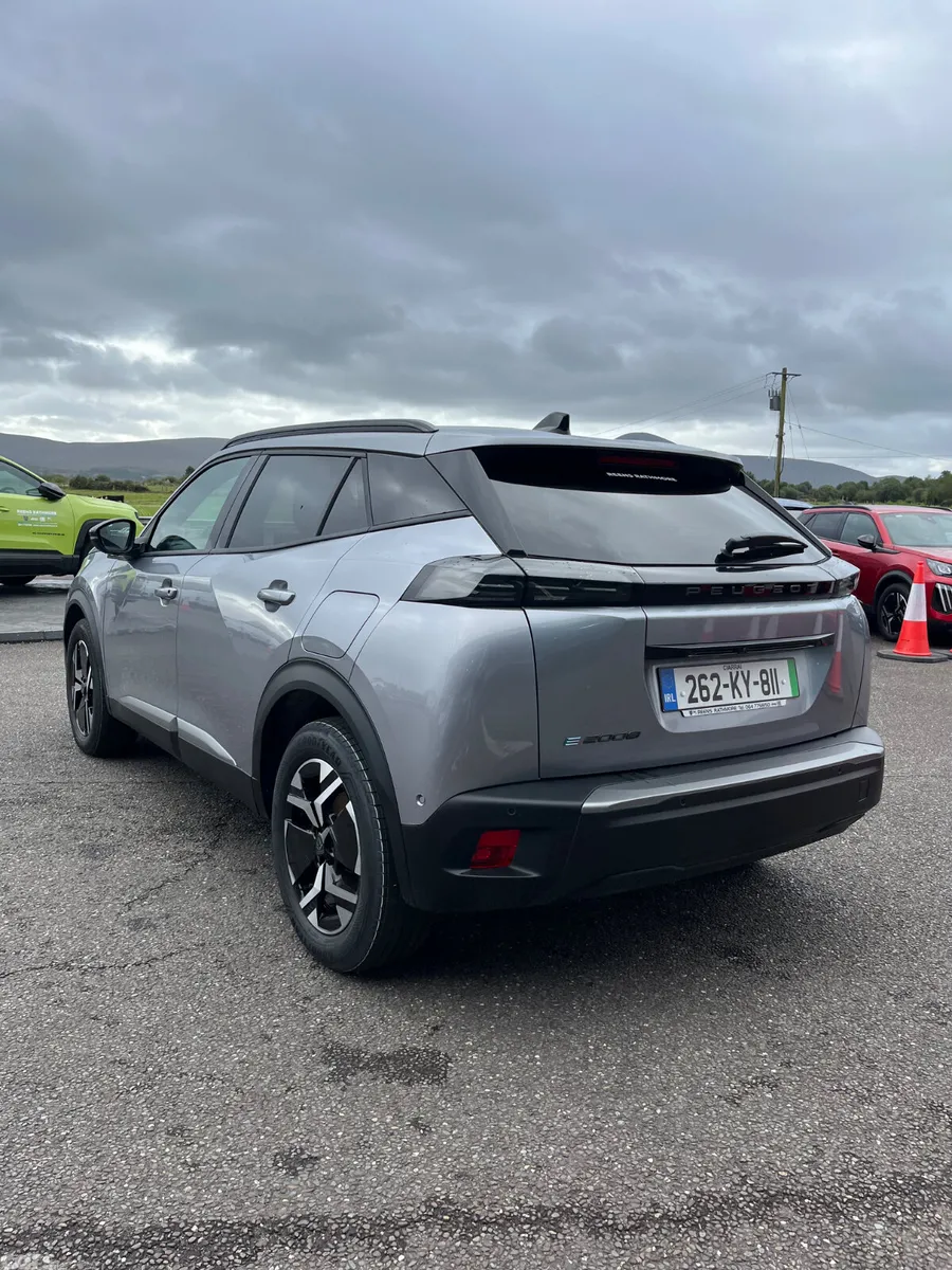 Peugeot 2008 MPV, Electric, 2026, Grey