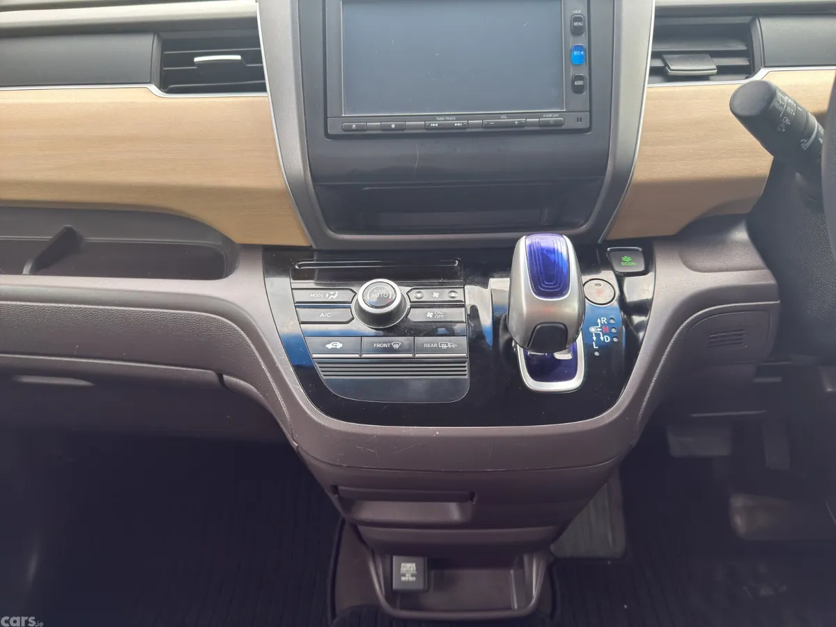 Honda Freed MPV, Petrol Hybrid, 2017, Grey