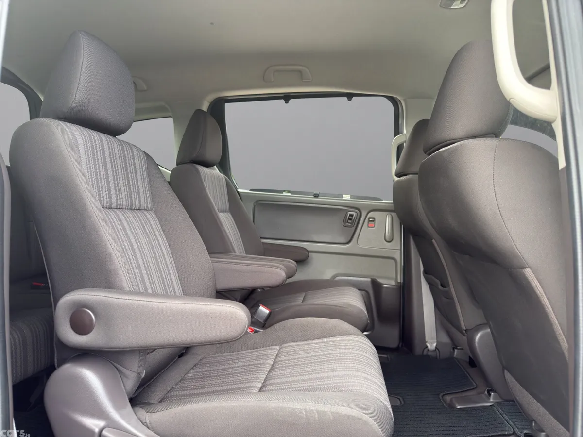 Honda Freed MPV, Petrol Hybrid, 2017, Grey