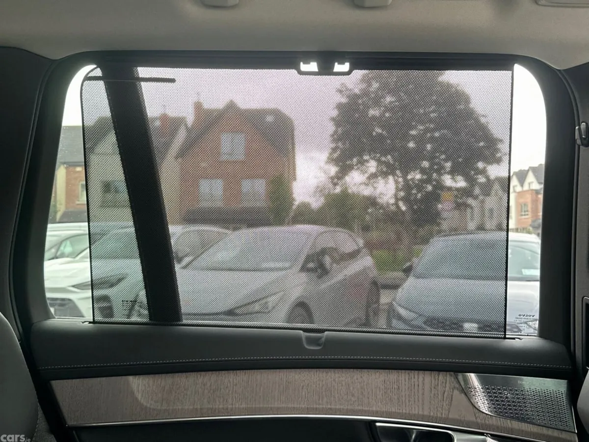 Volvo XC90 SUV, Petrol Plug-in Hybrid, 2025, Silver