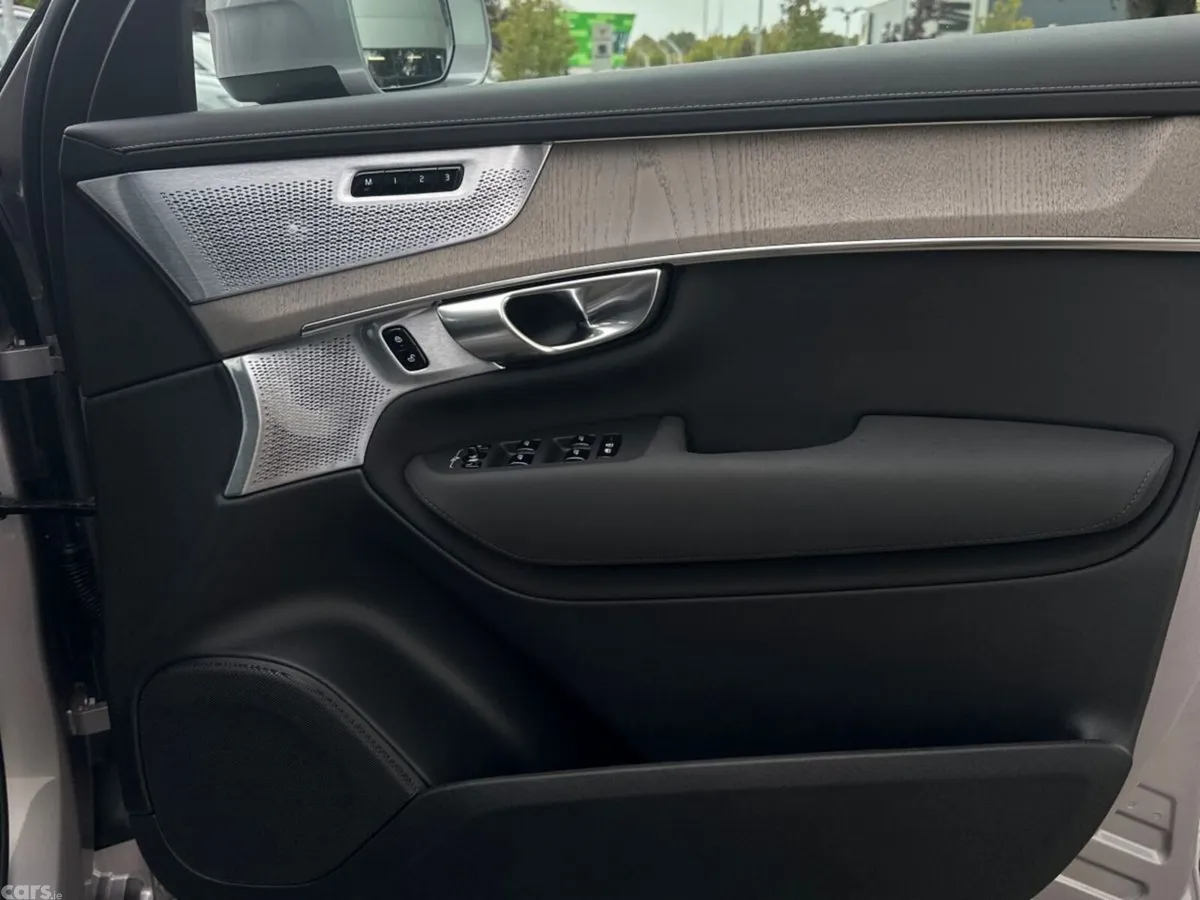 Volvo XC90 SUV, Petrol Plug-in Hybrid, 2025, Silver