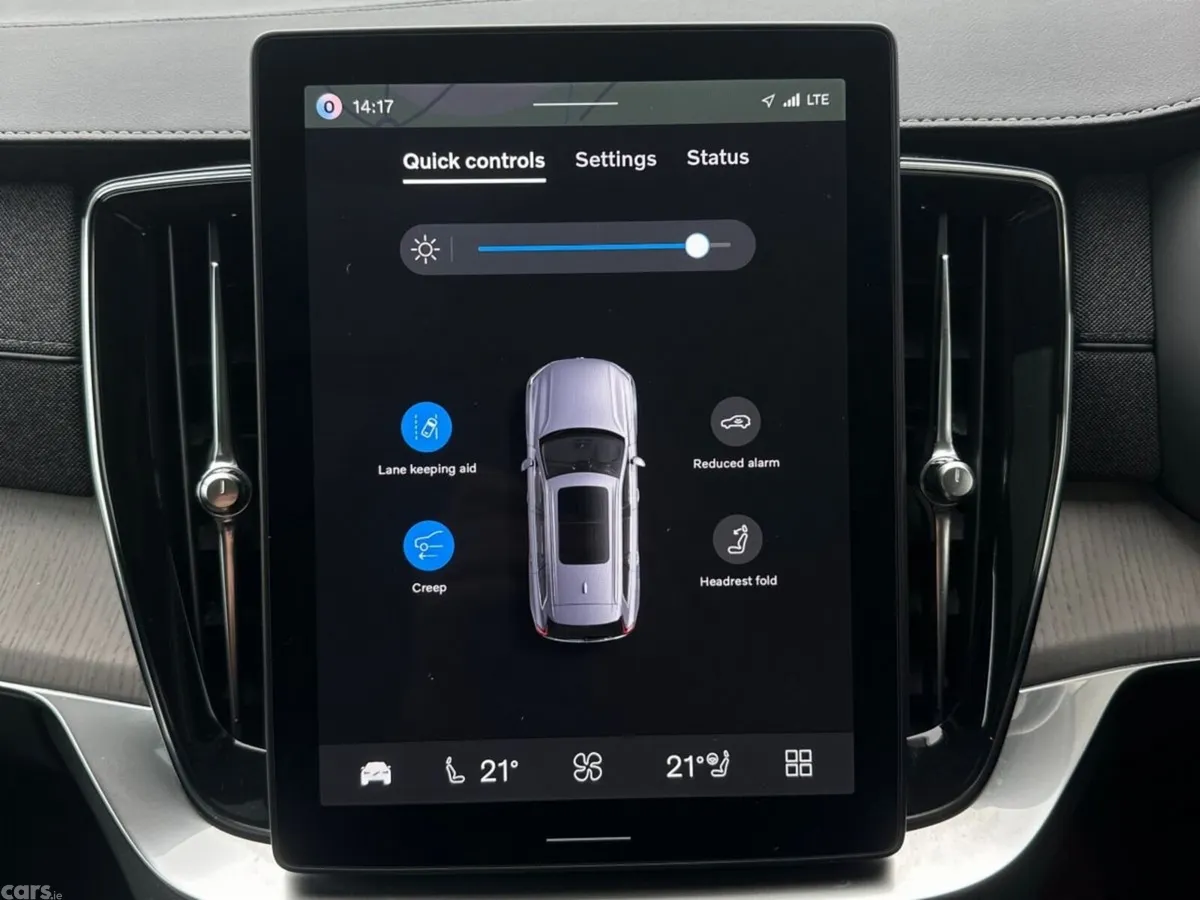 Volvo XC90 SUV, Petrol Plug-in Hybrid, 2025, Silver