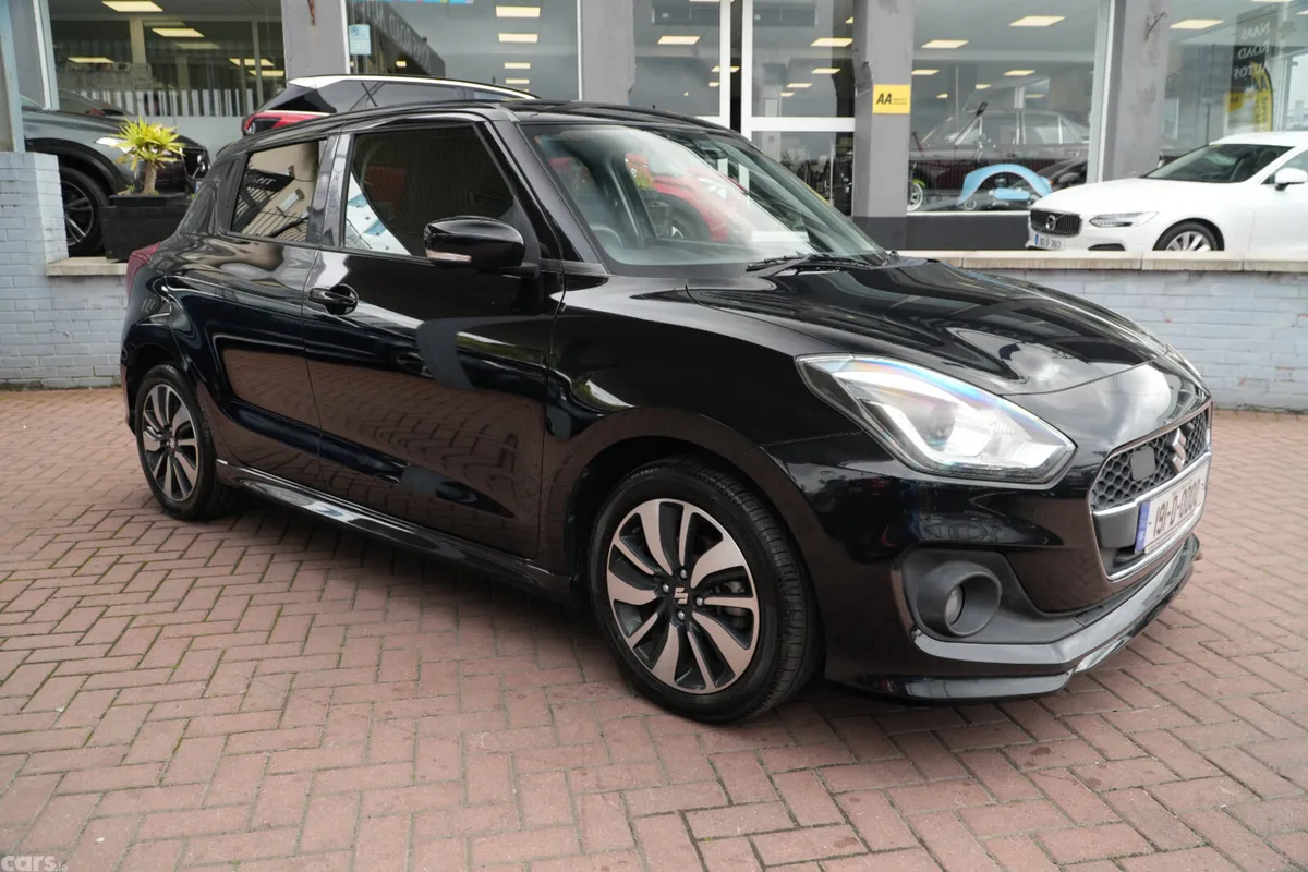 Suzuki Swift Hatchback, Petrol, 2019, Black