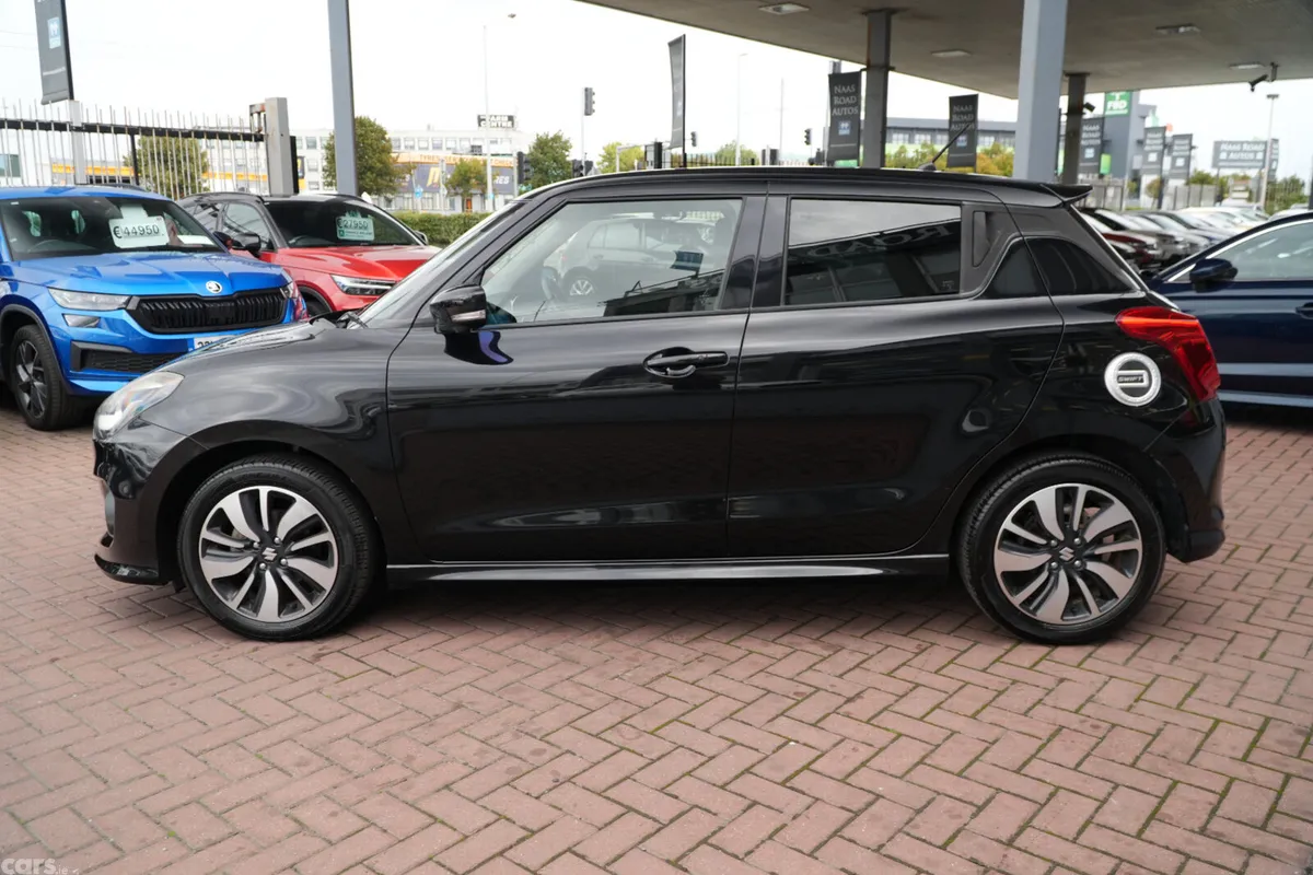 Suzuki Swift Hatchback, Petrol, 2019, Black