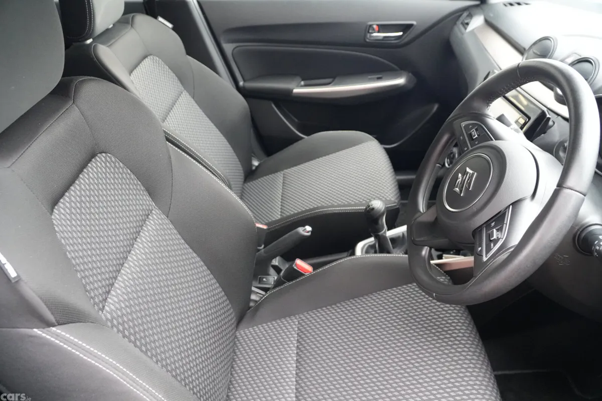 Suzuki Swift Hatchback, Petrol, 2019, Black