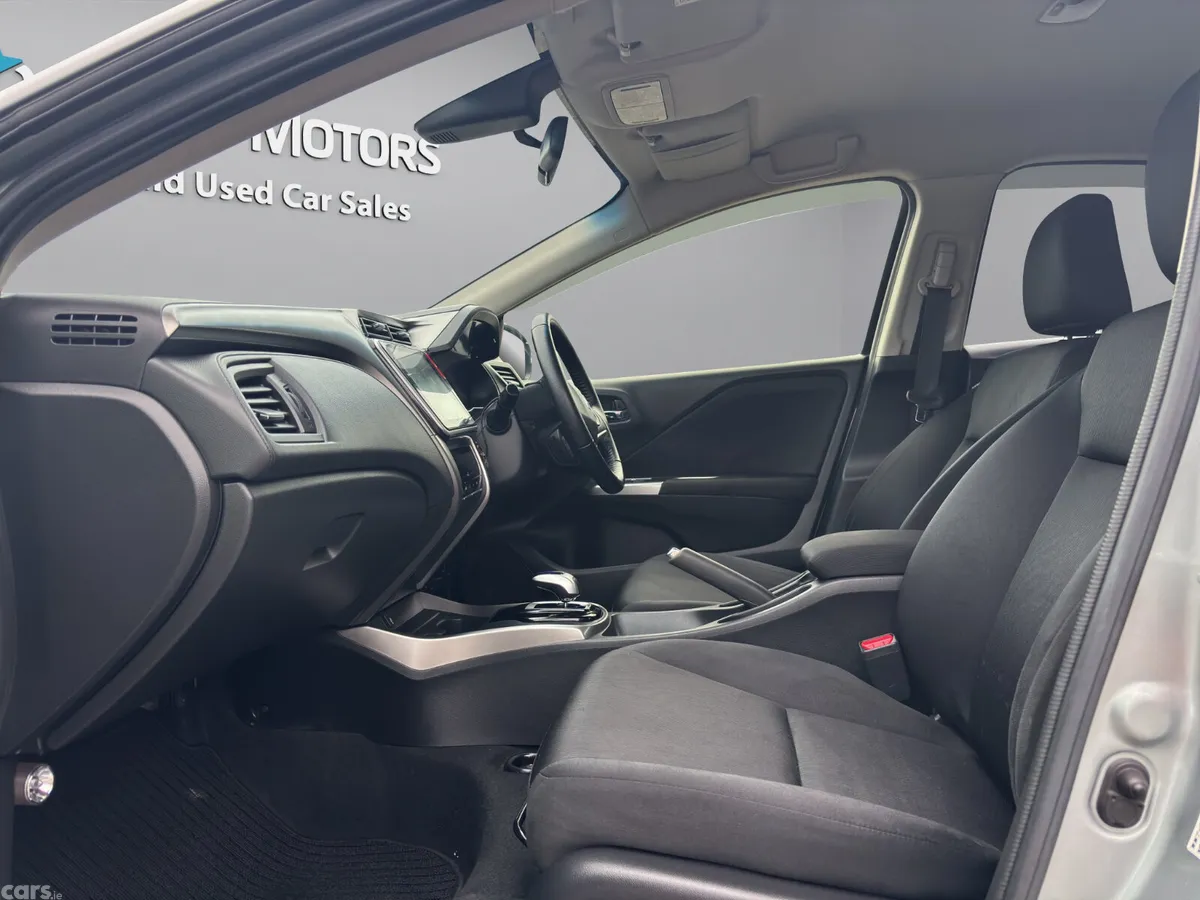 Honda Grace Saloon, Petrol Hybrid, 2016, Silver