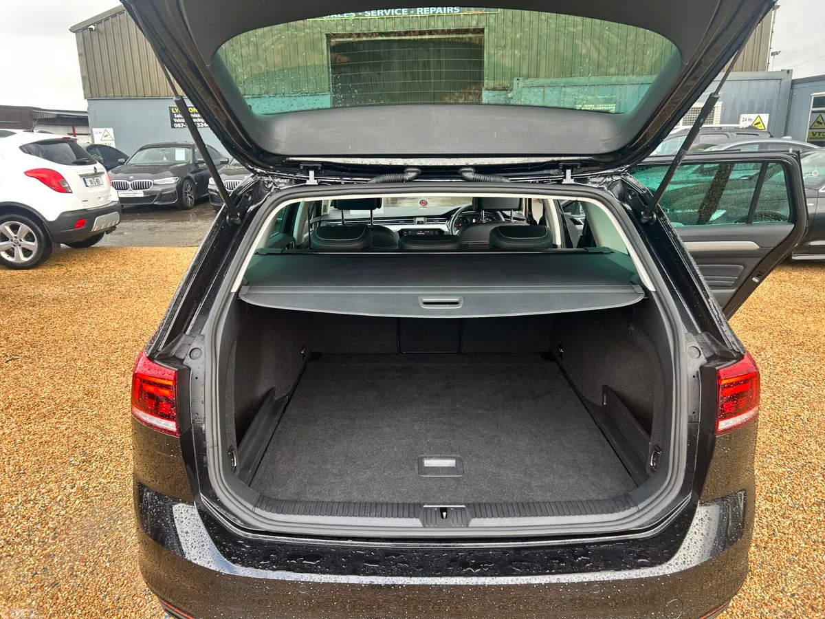 Volkswagen Passat Estate, Diesel, 2023, Black