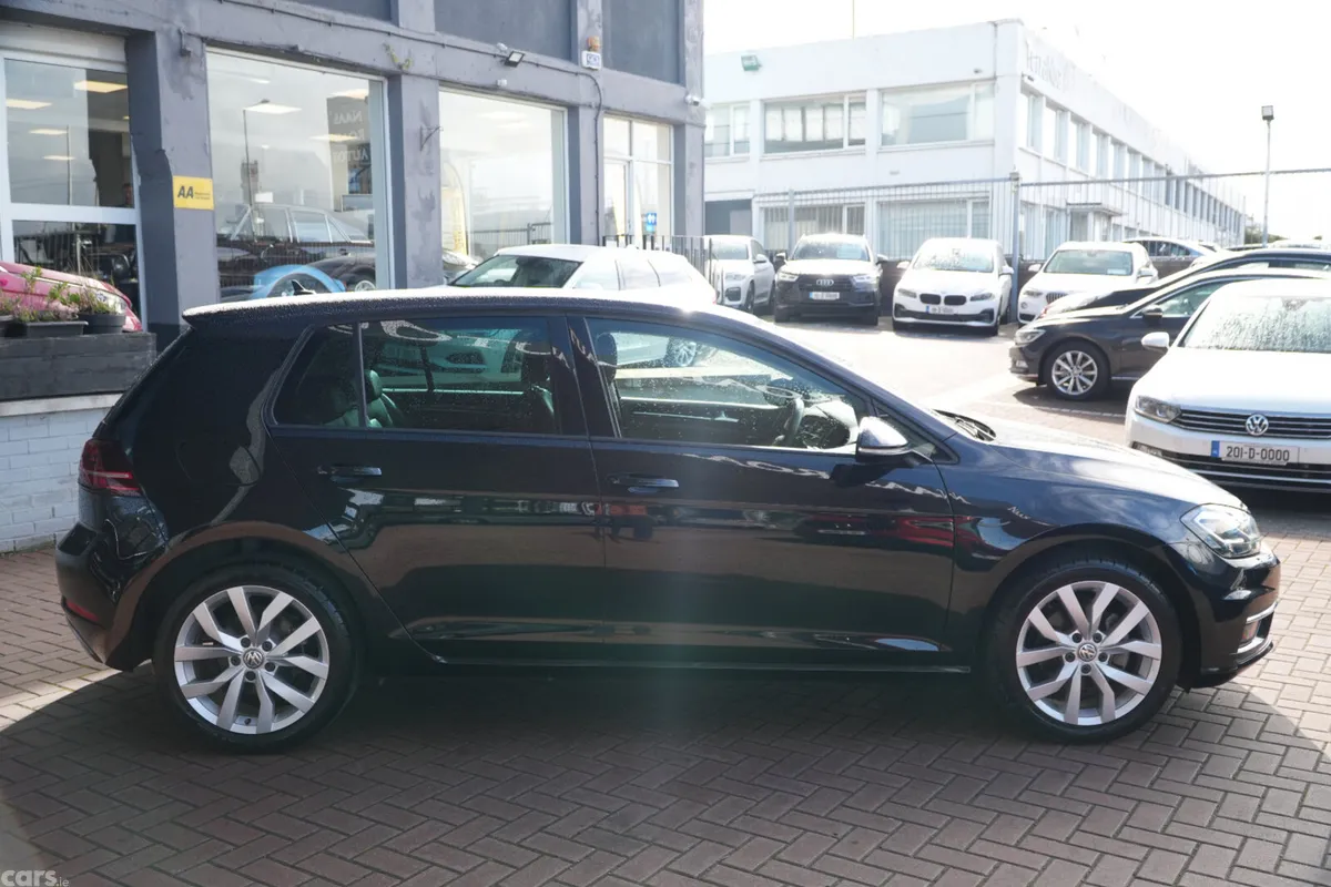 Volkswagen Golf Hatchback, Petrol, 2018, Black