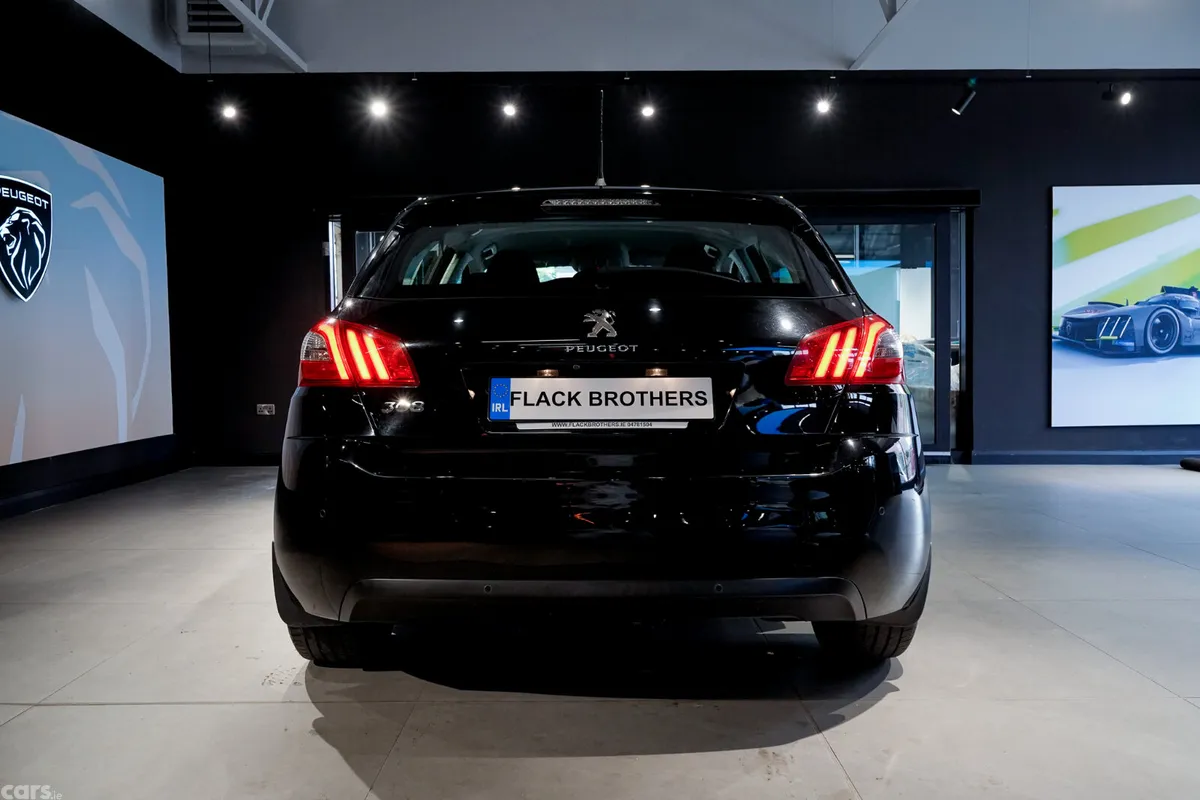 Peugeot 308 Hatchback, Petrol, 2020, Black