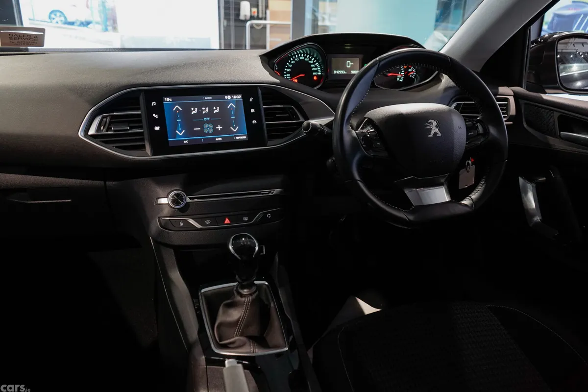 Peugeot 308 Hatchback, Petrol, 2020, Black