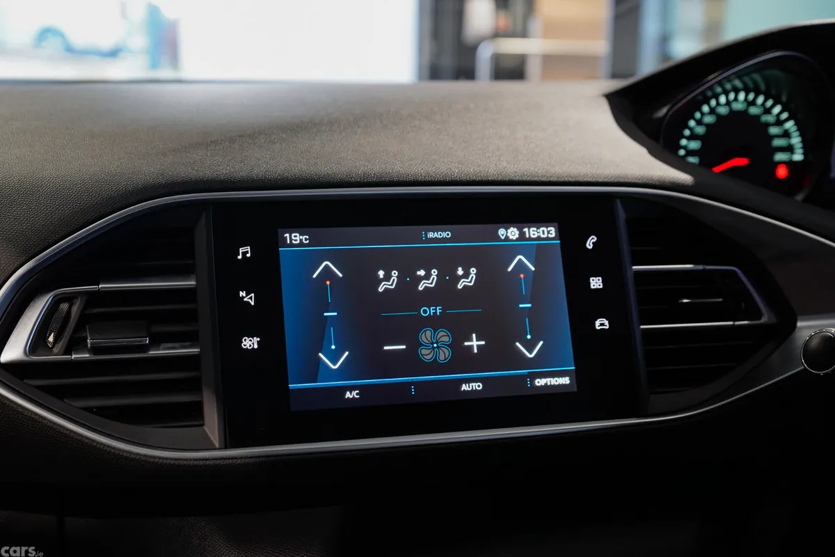 Peugeot 308 Hatchback, Petrol, 2020, Black