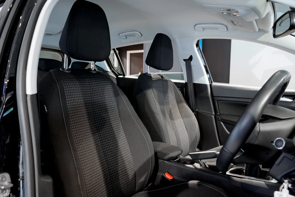 Peugeot 308 Hatchback, Petrol, 2020, Black