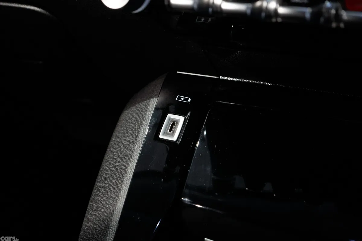 Peugeot 2008 MPV, Diesel, 2021, Black