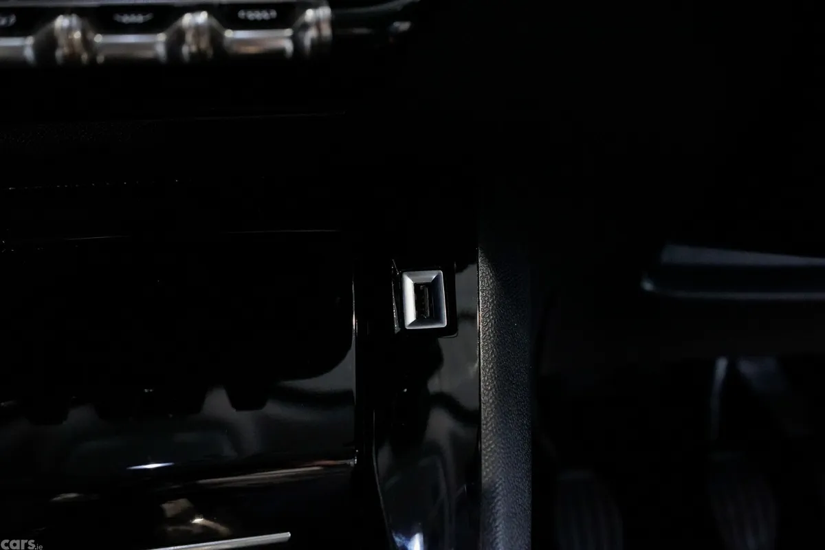 Peugeot 2008 MPV, Diesel, 2021, Black