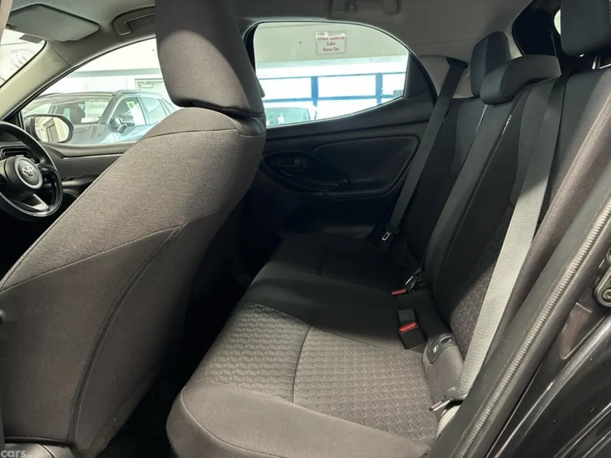 Toyota Yaris Hatchback, Petrol Hybrid, 2023, Black