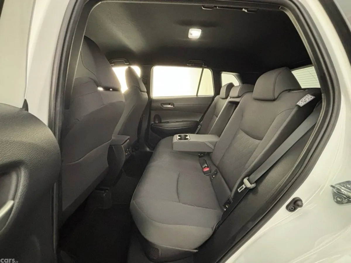 Toyota Corolla Cross Hatchback, Petrol Hybrid, 2023, White