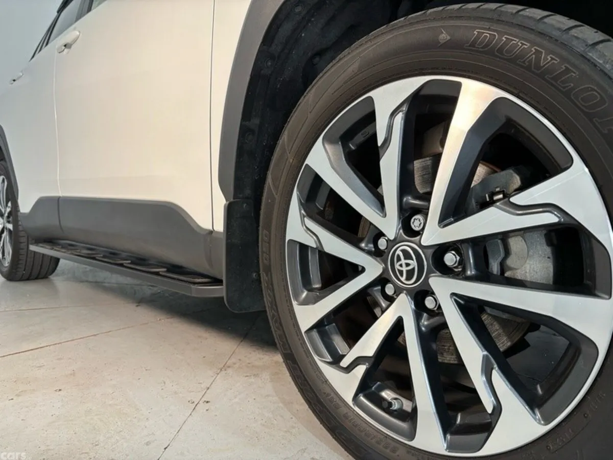 Toyota Corolla Cross Hatchback, Petrol Hybrid, 2023, White