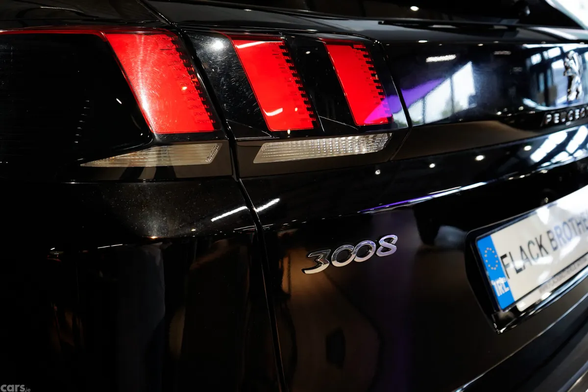 Peugeot 3008 Hatchback, Diesel, 2018, Black