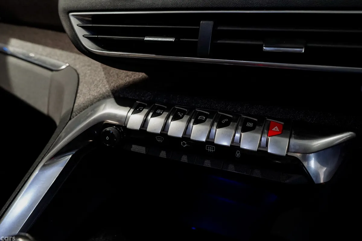 Peugeot 3008 Hatchback, Diesel, 2018, Black