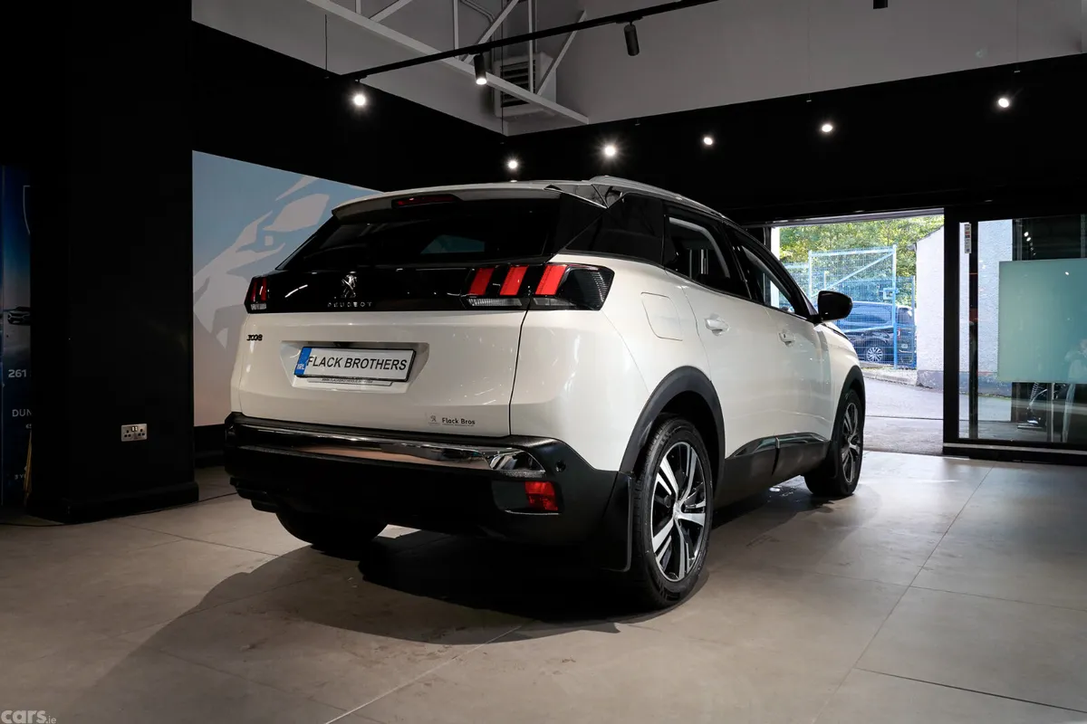 Peugeot 3008 MPV, Diesel, 2019, White