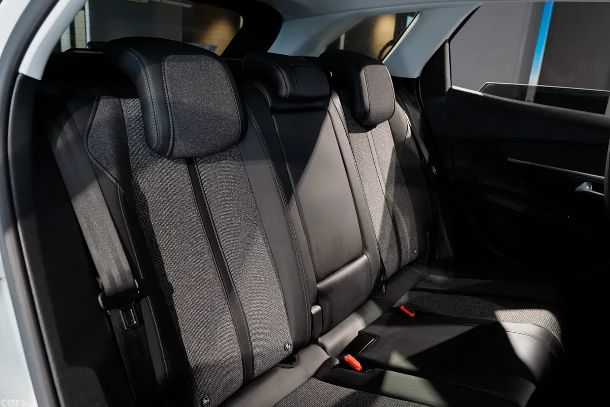 Peugeot 3008 MPV, Diesel, 2019, White