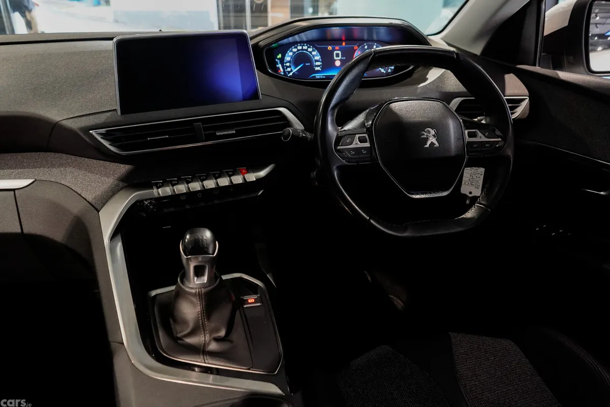 Peugeot 3008 MPV, Diesel, 2019, White